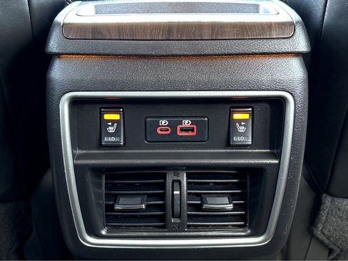 Used 2019 Nissan Murano Platinum image 17