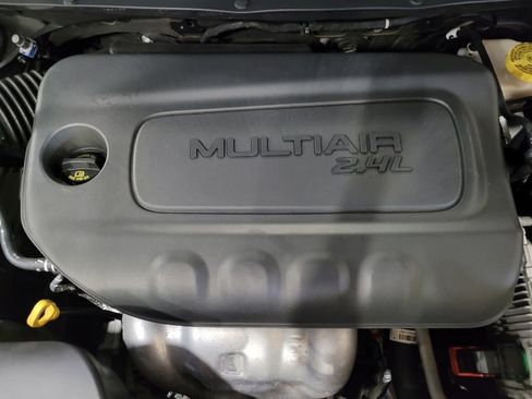 Used 2020 Jeep Cherokee Latitude Plus AWD/4WD image 30