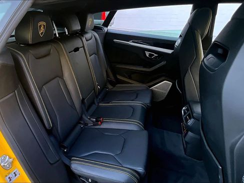 Used 2022 Lamborghini Urus AWD/4WD image 19
