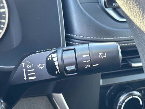 Used 2023 Nissan Rogue S image 19