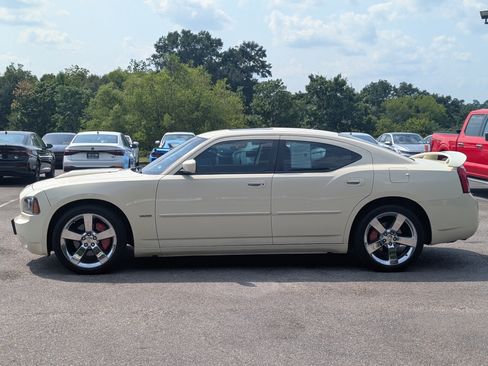 Used 2010 Dodge Charger R/T w/ Premium Appearance Group RWD image 6
