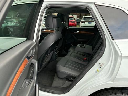 Used 2023 Audi Q5 2.0T Premium w/ Convenience Package image 22
