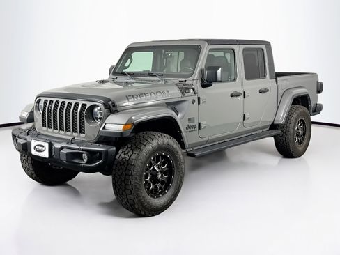 Used 2021 Jeep Gladiator Sport AWD/4WD image 6