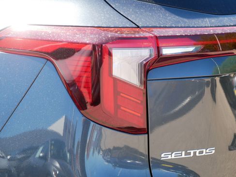 Certified 2025 Kia Seltos S AWD/4WD image 17