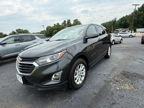 Used 2019 Chevrolet Equinox LT FWD image 2