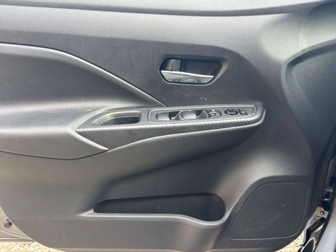 Used 2025 Nissan Versa SV image 18