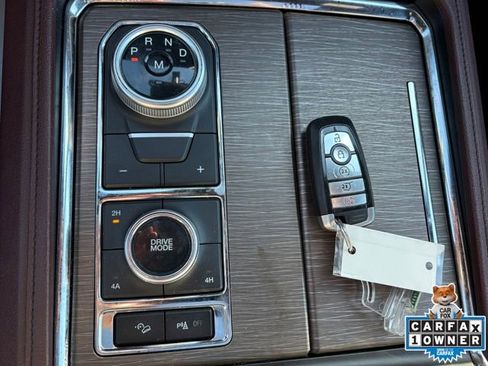 Used 2024 Ford Expedition Limited image 16
