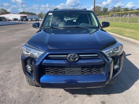 Used 2022 Toyota 4Runner SR5 image 2