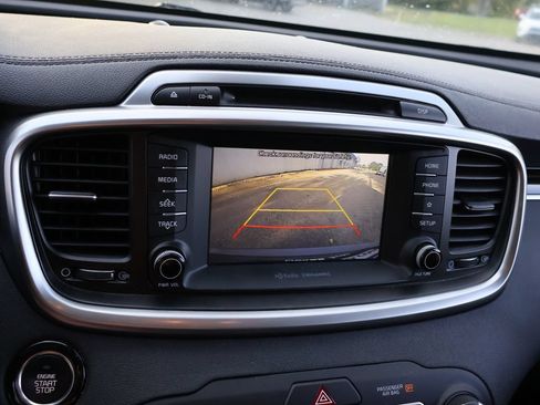 Used 2019 Kia Sorento EX FWD image 24