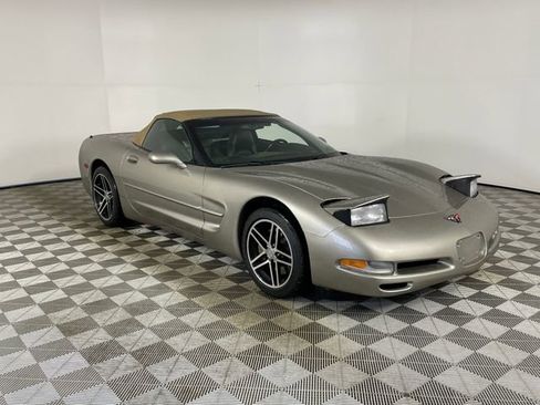 Used 2001 Chevrolet Corvette Convertible w/ Preferred Equipment Group2 image 16