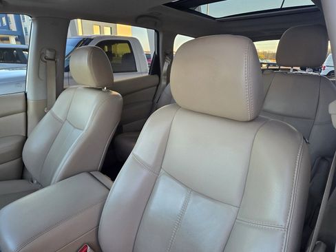 Used 2018 Nissan Pathfinder SL w/ SL Premium Package image 11