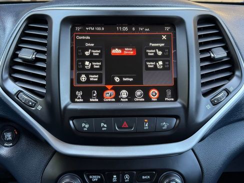 Used 2016 Jeep Cherokee Limited w/ Luxury Group AWD/4WD image 37