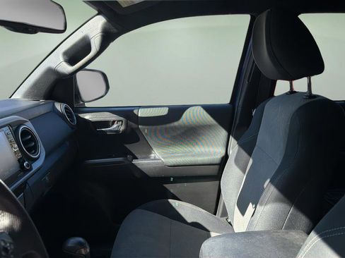 Used 2023 Toyota Tacoma TRD Sport image 12