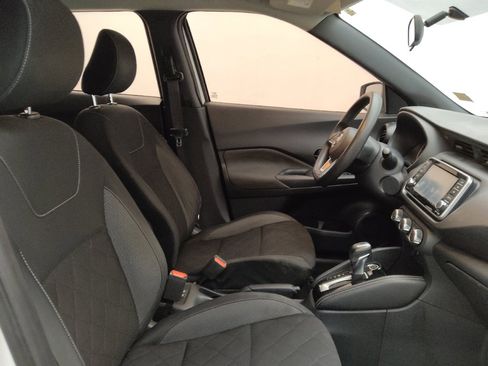 Used 2019 Nissan Kicks S FWD image 21