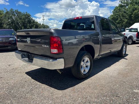 Used 2022 RAM 1500 Classic SLT AWD/4WD image 3