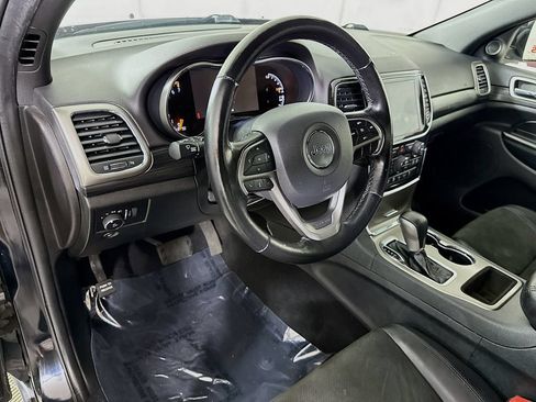 Used 2021 Jeep Grand Cherokee Laredo X AWD/4WD image 19
