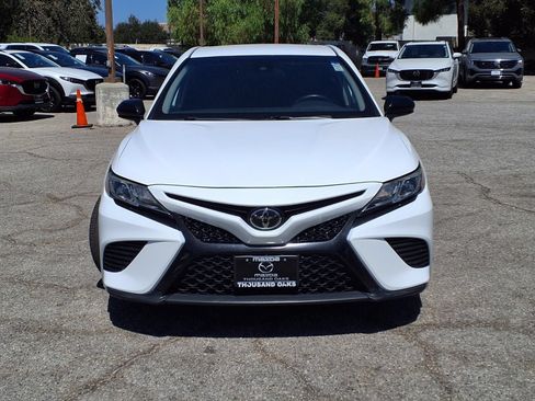 Used 2020 Toyota Camry SE w/ Carpet Mat Package FWD image 2