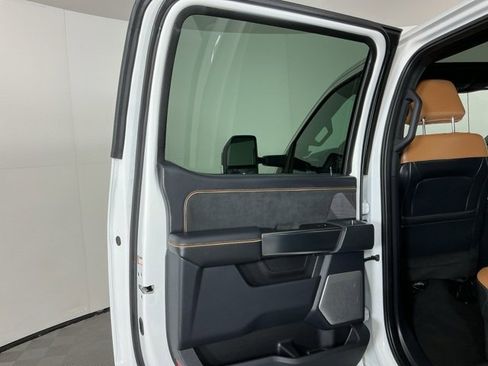 Used 2024 Ford F450 Platinum w/ FX4 Off-Road Package image 30