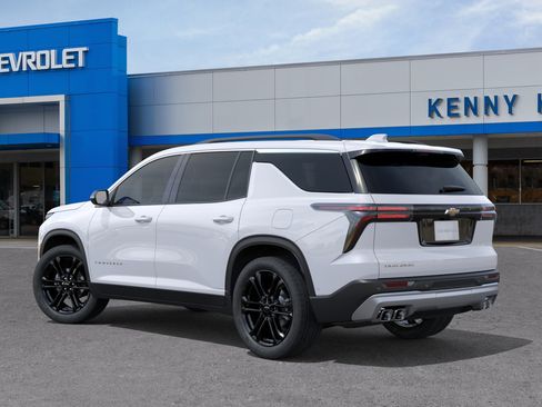 New 2026 Chevrolet Traverse LT w/ Driver Confidence Package FWD image 3