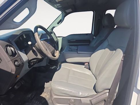Used 2015 Ford F250 XL w/ Camper Package AWD/4WD image 9