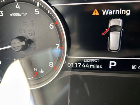 Used 2024 Mitsubishi Outlander ES image 46