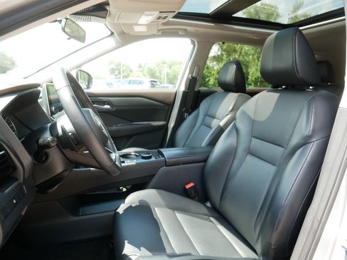 Certified 2023 Nissan Rogue SV w/ SV Premium Package AWD/4WD image 34