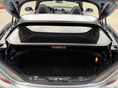 Used 2016 Ferrari California T RWD image 19