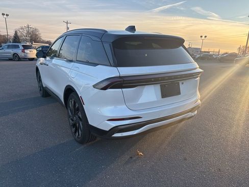 New 2026 Lincoln Nautilus Reserve w/ Jet Appearance Package image 3