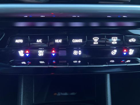 Used 2022 Chevrolet Bolt EUV Premier w/ Super Cruise Package image 24