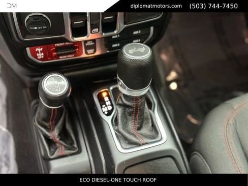 Used 2021 Jeep Wrangler Unlimited Rubicon AWD/4WD image 25