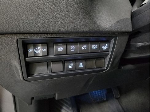 Used 2024 Toyota Tundra Limited AWD/4WD image 12