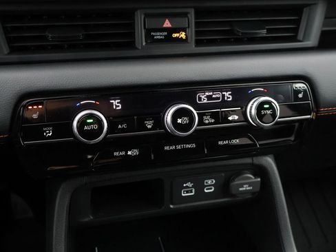 Certified 2025 Honda Pilot TrailSport image 23