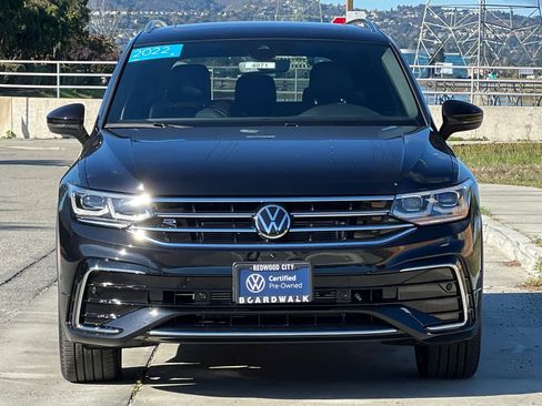 Certified 2022 Volkswagen Tiguan SEL R-Line image 9