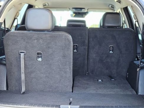 Used 2024 Kia Sorento S image 30