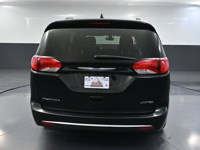 Used 2018 Chrysler Pacifica Limited FWD image 4