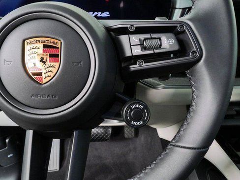New 2026 Porsche Cayenne Coupe AWD/4WD image 11