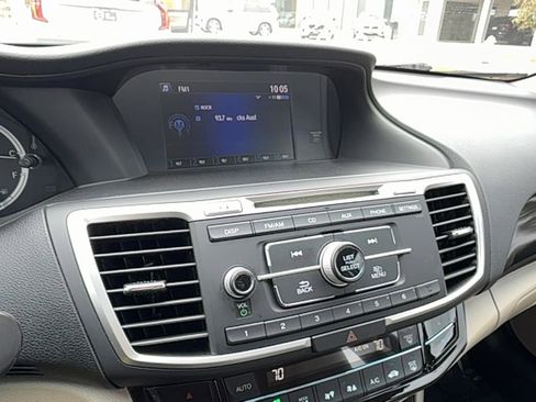 Used 2017 Honda Accord LX image 16