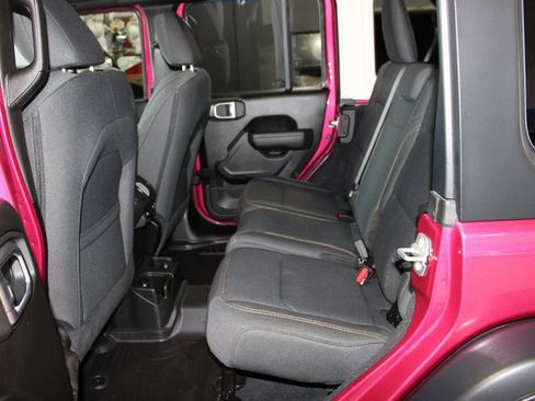 Used 2024 Jeep Wrangler Unlimited Sport AWD/4WD image 11