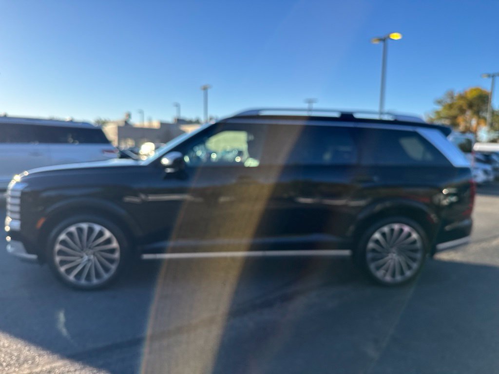 Used 2026 Hyundai Palisade Calligraphy AWD/4WD image 3
