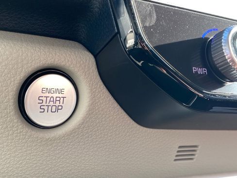 New 2026 Kia Carnival EX image 17