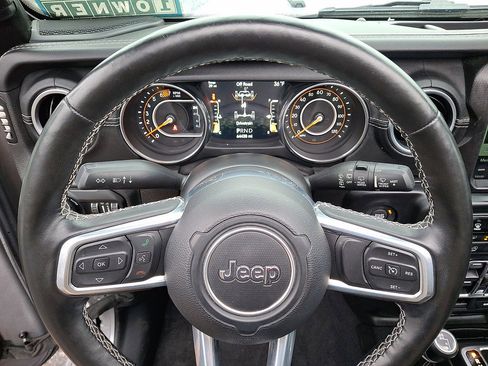 Certified 2021 Jeep Wrangler Unlimited Sahara image 16