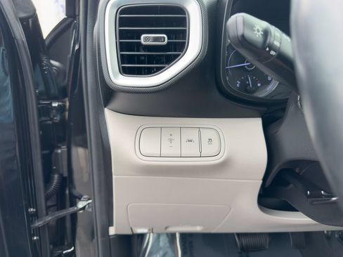 Used 2020 Hyundai Venue SEL w/ Convenience + Premium Package FWD image 23