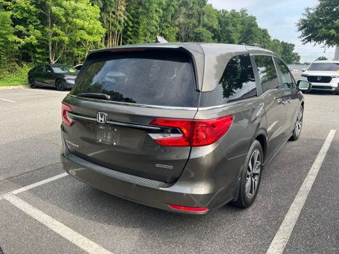 Certified 2021 Honda Odyssey Touring image 4