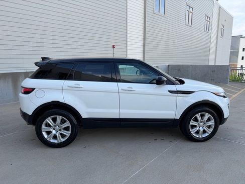 Used 2016 Land Rover Range Rover Evoque SE AWD/4WD image 2