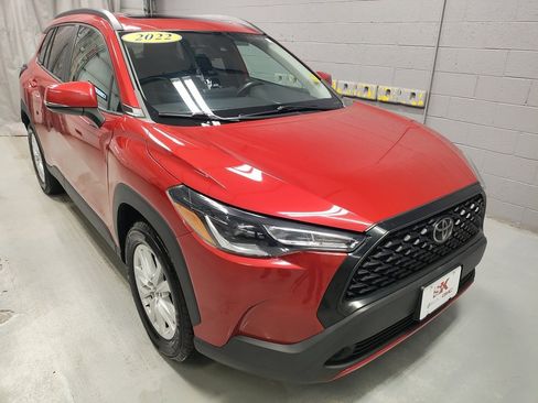 Used 2022 Toyota Corolla Cross LE image 5