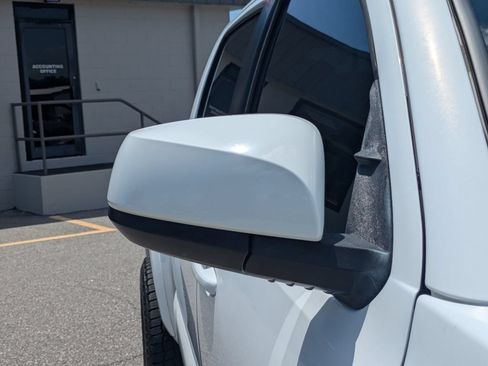 Used 2020 Toyota Tacoma SR5 RWD image 12