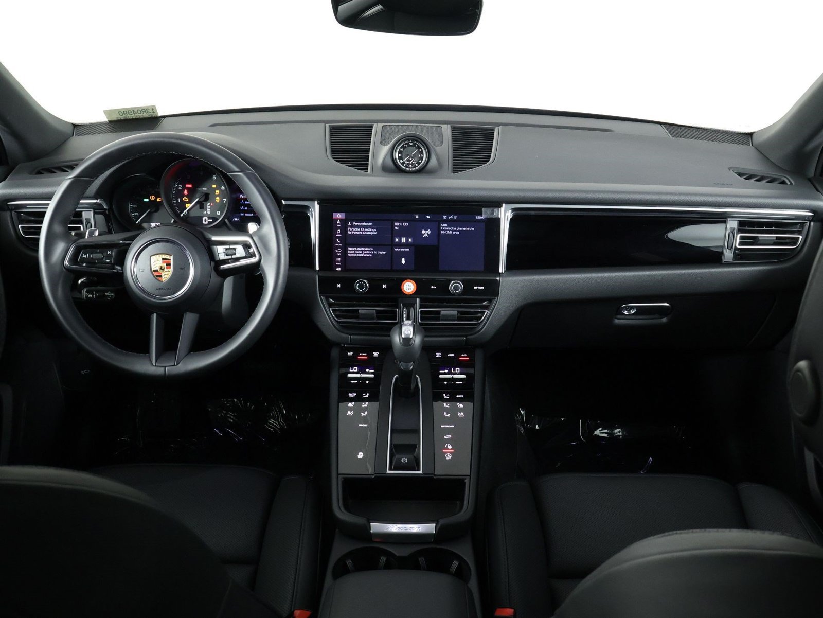 Certified 2026 Porsche Macan AWD/4WD image 11