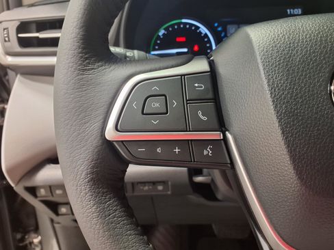 New 2026 Toyota Sienna XLE FWD image 19