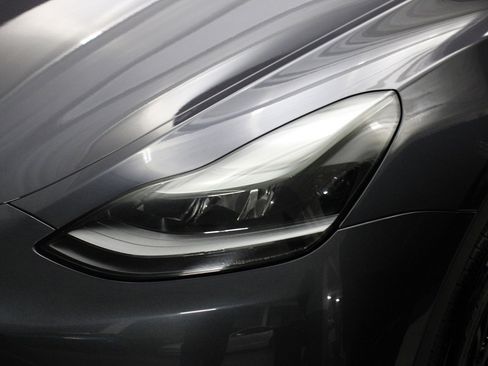 Used 2023 Tesla Model Y Long Range image 32