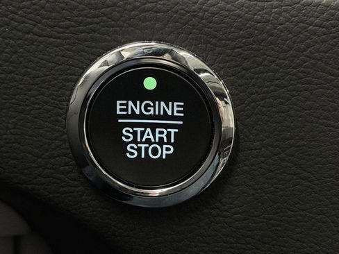 Used 2023 Ford Edge Titanium image 33